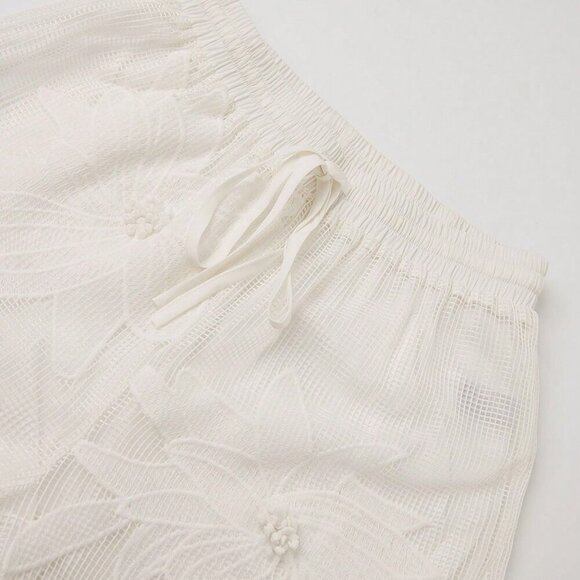 White Casual Women's Set French Romantic Hollow Embroidery Floral Outfit - Picture 12 of 15